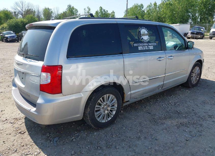 Photo 4 of 2011 Chrysler Town & COUNTRY TOURING-L (VIN 2A4RR8DG0BR760113)