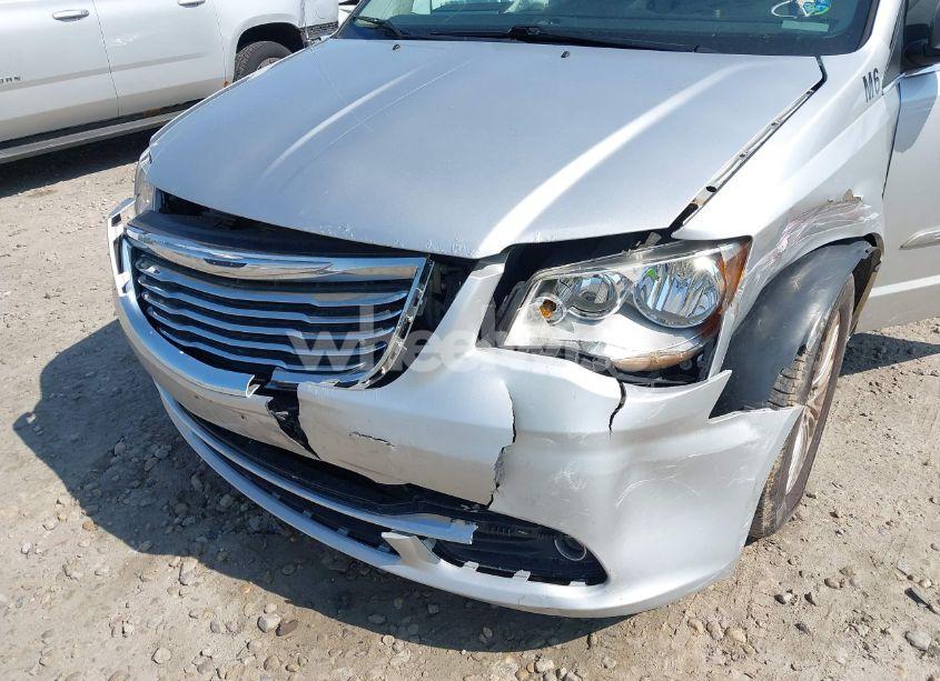 Photo 6 of 2011 Chrysler Town & COUNTRY TOURING-L (VIN 2A4RR8DG0BR760113)