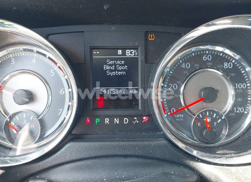 Photo 7 of 2011 Chrysler Town & COUNTRY TOURING-L (VIN 2A4RR8DG0BR760113)