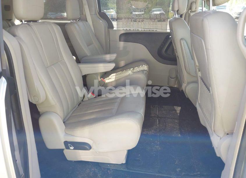 Photo 8 of 2011 Chrysler Town & COUNTRY TOURING-L (VIN 2A4RR8DG0BR760113)