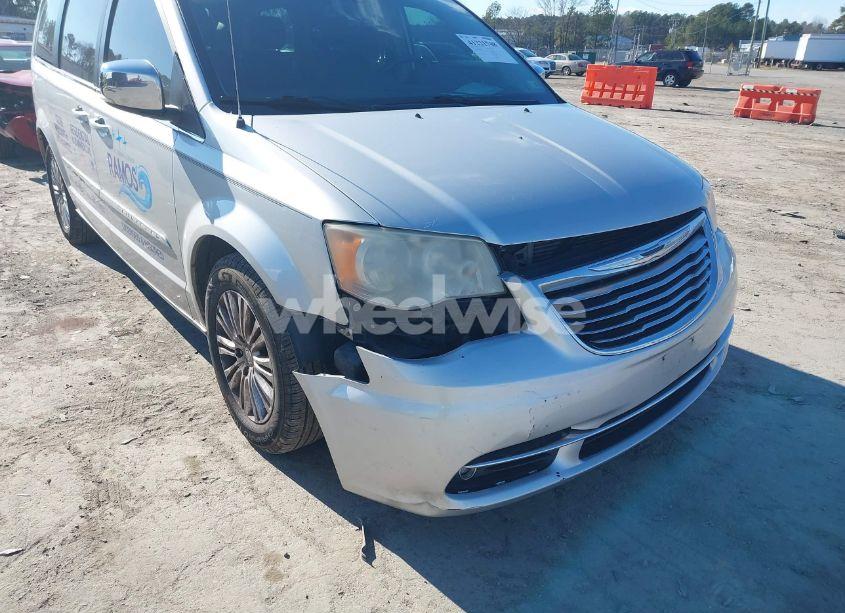 Photo 6 of 2011 Chrysler Town & COUNTRY TOURING-L (VIN 2A4RR8DG0BR779955)