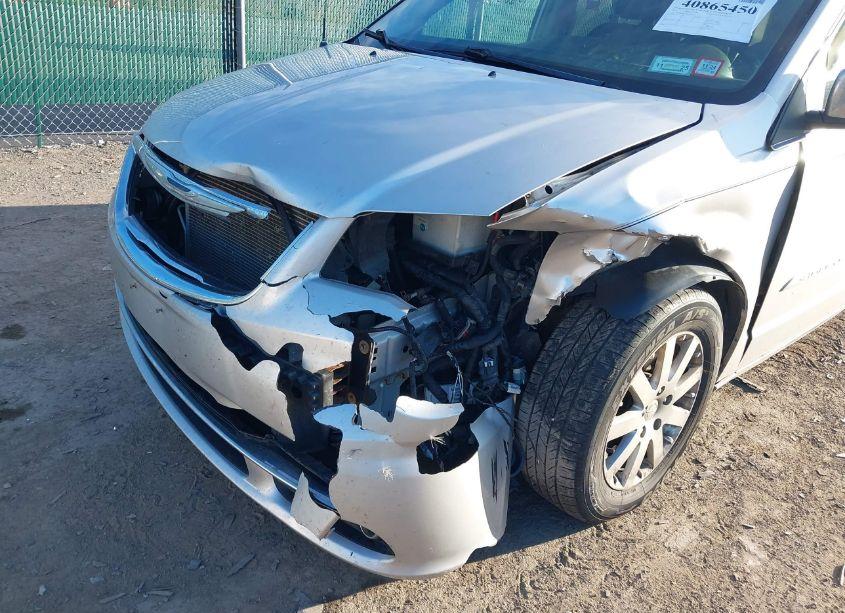 Photo 6 of 2011 Chrysler Town & COUNTRY TOURING-L (VIN 2A4RR8DG0BR781611)