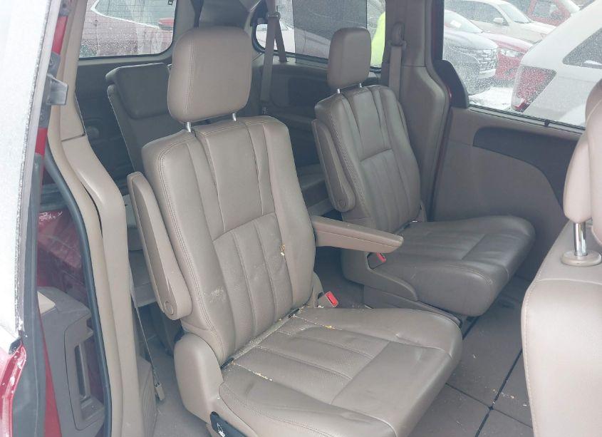 Photo 8 of 2011 Chrysler Town & COUNTRY TOURING-L (VIN 2A4RR8DG1BR604369)