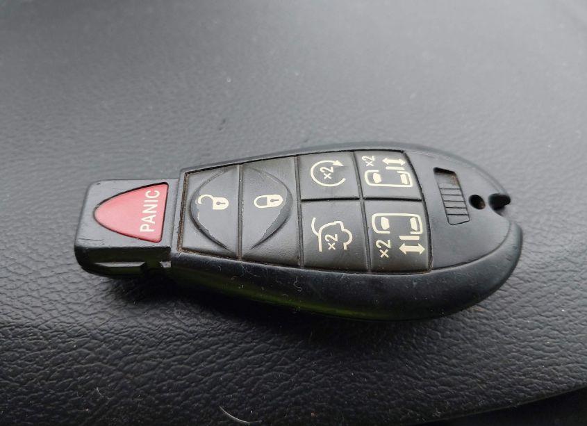 Photo 11 of 2011 Chrysler Town & COUNTRY TOURING-L (VIN 2A4RR8DG1BR609541)