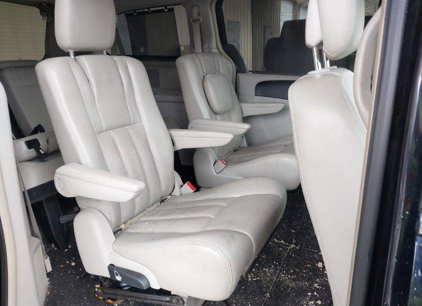 Photo 8 of 2011 Chrysler Town & COUNTRY TOURING-L (VIN 2A4RR8DG1BR609541)