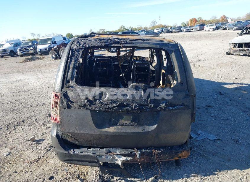 Photo 13 of 2011 Chrysler Town & COUNTRY TOURING-L (VIN 2A4RR8DG1BR641079)