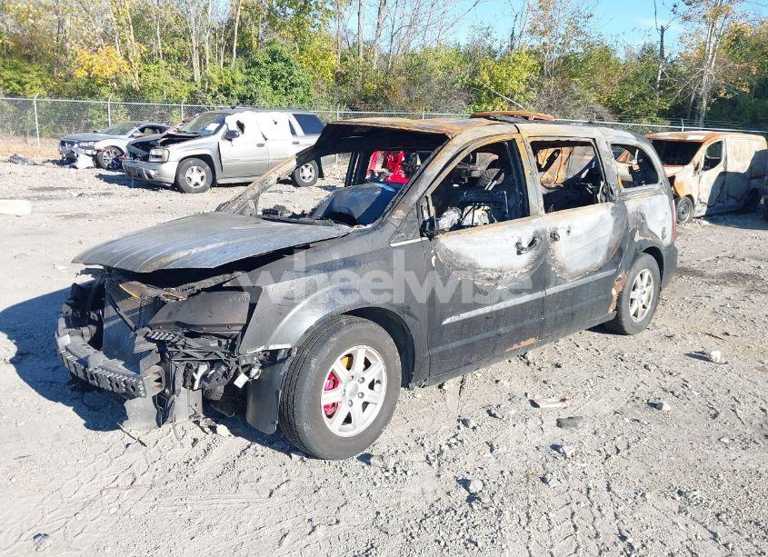 Photo 2 of 2011 Chrysler Town & COUNTRY TOURING-L (VIN 2A4RR8DG1BR641079)