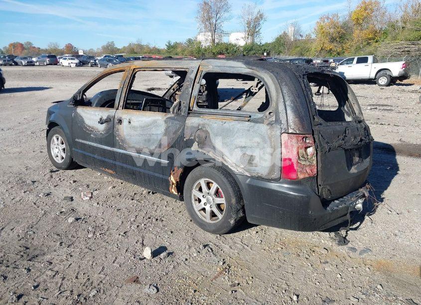 Photo 3 of 2011 Chrysler Town & COUNTRY TOURING-L (VIN 2A4RR8DG1BR641079)