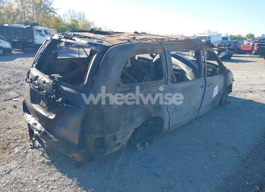 Photo 4 of 2011 Chrysler Town & COUNTRY TOURING-L (VIN 2A4RR8DG1BR641079)