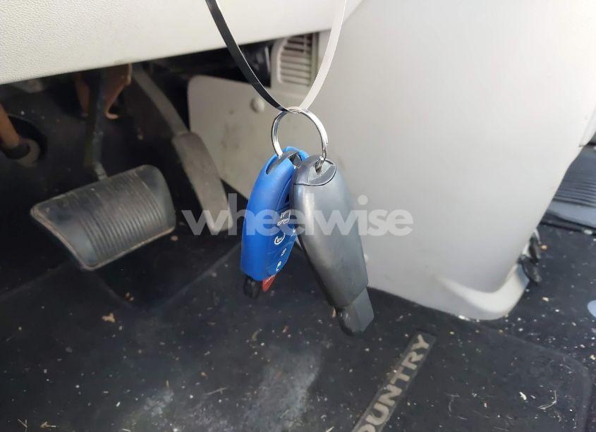 Photo 11 of 2011 Chrysler Town & COUNTRY TOURING-L (VIN 2A4RR8DG1BR645357)