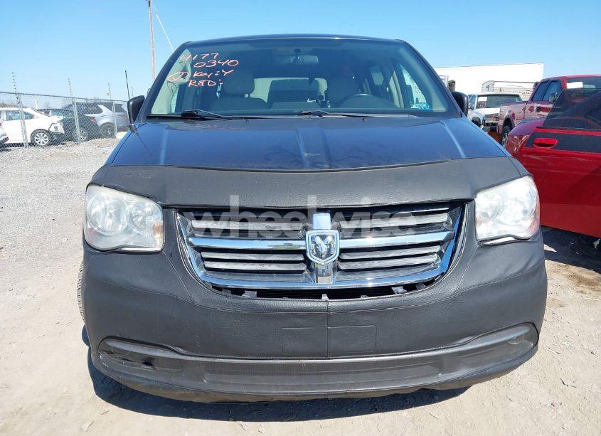 Photo 6 of 2011 Chrysler Town & COUNTRY TOURING-L (VIN 2A4RR8DG1BR645357)