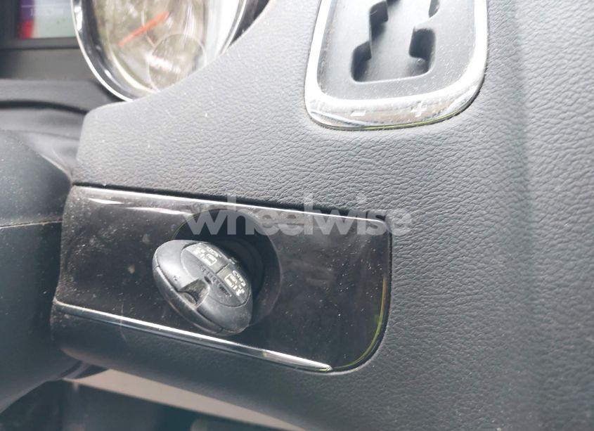 Photo 11 of 2011 Chrysler Town & COUNTRY TOURING-L (VIN 2A4RR8DG1BR703726)