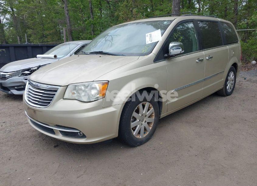 Photo 2 of 2011 Chrysler Town & COUNTRY TOURING-L (VIN 2A4RR8DG1BR703726)