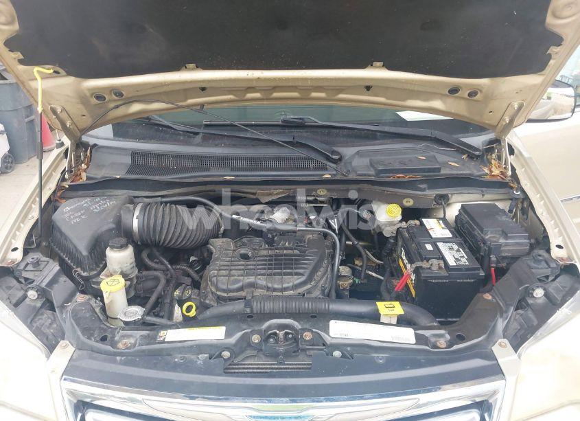 Photo 10 of 2011 Chrysler Town & COUNTRY TOURING-L (VIN 2A4RR8DG1BR781360)