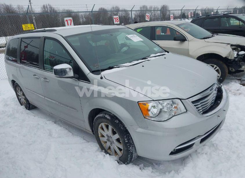 2011 Chrysler Town & COUNTRY TOURING-L (VIN 2A4RR8DG2BR683762) main photo