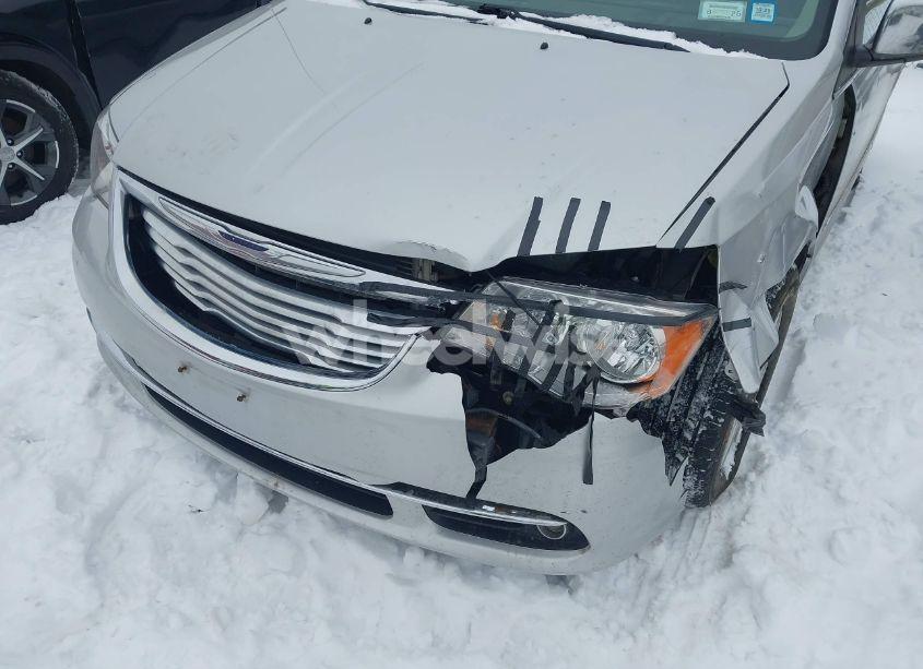 Photo 12 of 2011 Chrysler Town & COUNTRY TOURING-L (VIN 2A4RR8DG2BR683762)