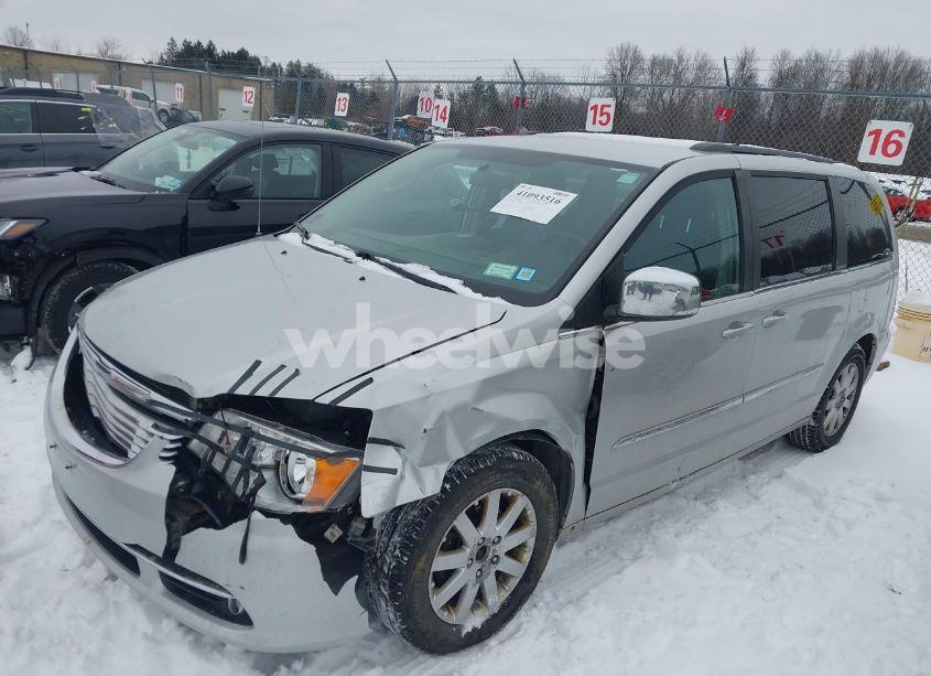 Photo 2 of 2011 Chrysler Town & COUNTRY TOURING-L (VIN 2A4RR8DG2BR683762)