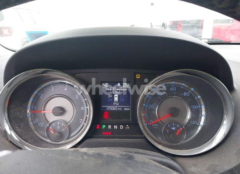 Photo 7 of 2011 Chrysler Town & COUNTRY TOURING-L (VIN 2A4RR8DG2BR683762)