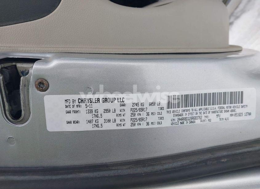 Photo 9 of 2011 Chrysler Town & COUNTRY TOURING-L (VIN 2A4RR8DG2BR683762)