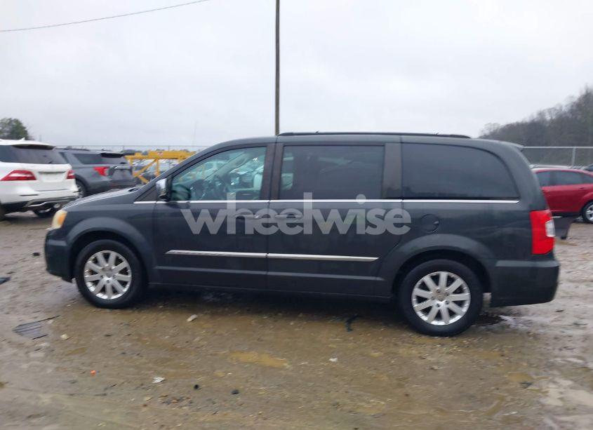 Photo 14 of 2011 Chrysler Town & COUNTRY TOURING-L (VIN 2A4RR8DG2BR782484)