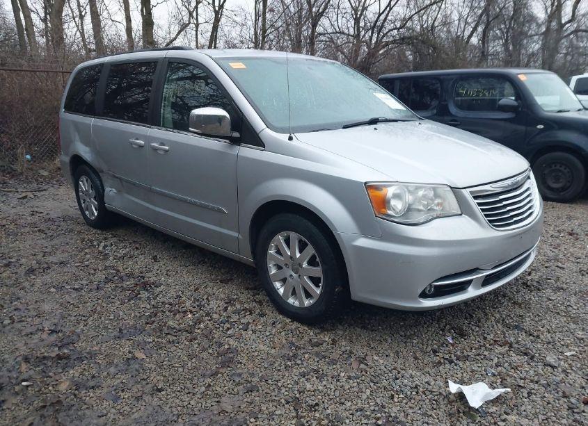 2011 Chrysler Town & COUNTRY TOURING-L (VIN 2A4RR8DG2BR797776) main photo