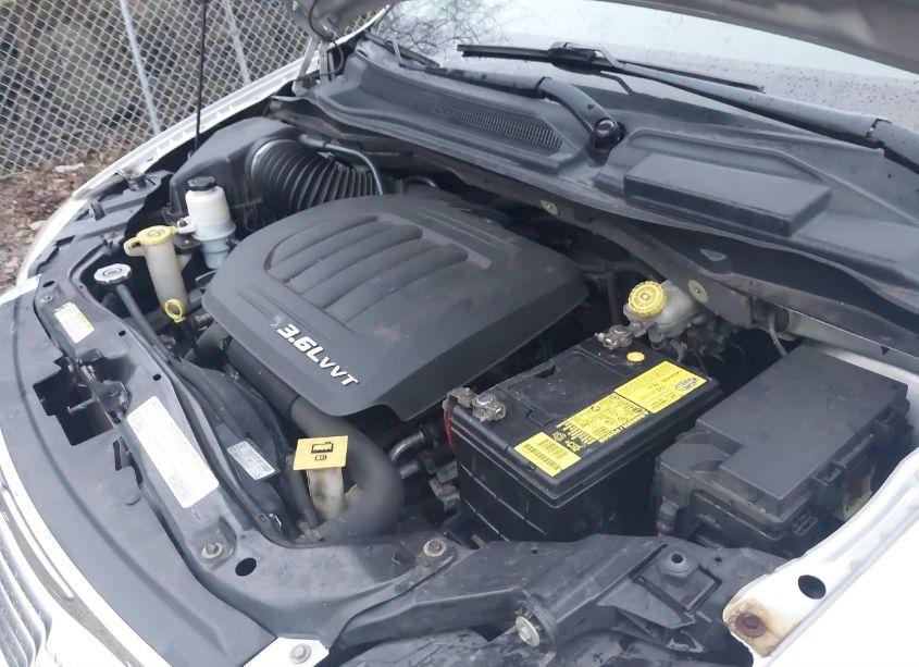 Photo 10 of 2011 Chrysler Town & COUNTRY TOURING-L (VIN 2A4RR8DG2BR797776)