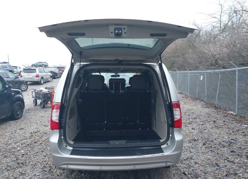 Photo 16 of 2011 Chrysler Town & COUNTRY TOURING-L (VIN 2A4RR8DG2BR797776)