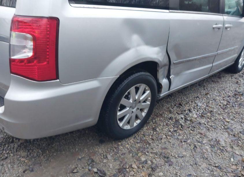 Photo 17 of 2011 Chrysler Town & COUNTRY TOURING-L (VIN 2A4RR8DG2BR797776)