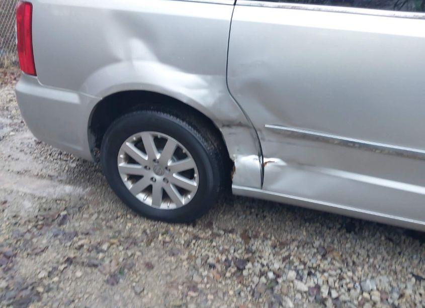 Photo 6 of 2011 Chrysler Town & COUNTRY TOURING-L (VIN 2A4RR8DG2BR797776)