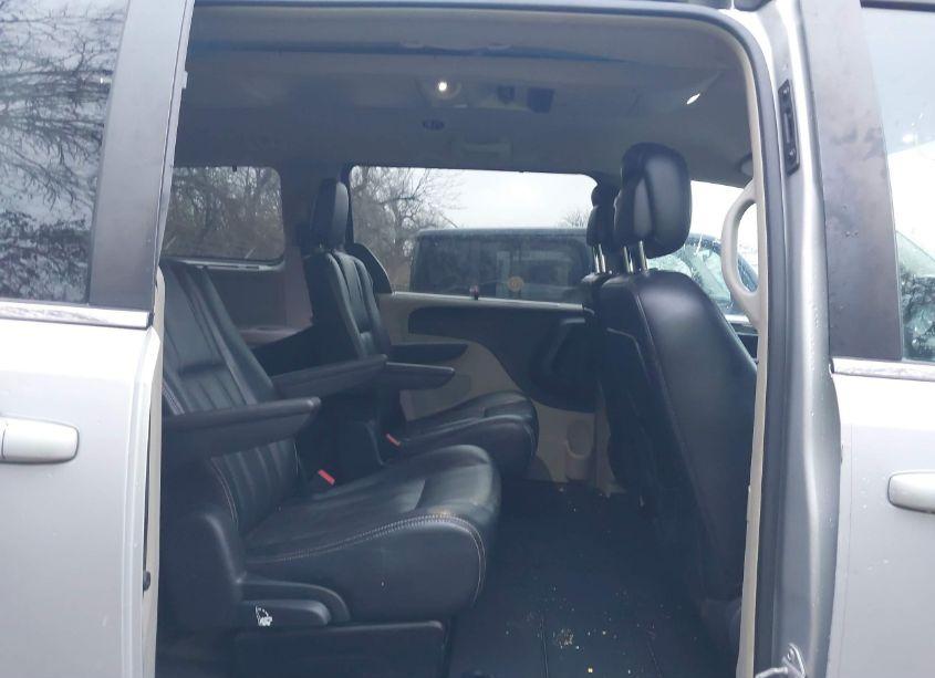 Photo 8 of 2011 Chrysler Town & COUNTRY TOURING-L (VIN 2A4RR8DG2BR797776)