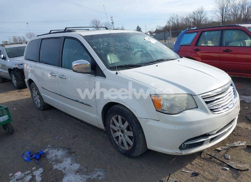 2011 Chrysler Town & COUNTRY TOURING-L (VIN 2A4RR8DG3BR607306) main photo