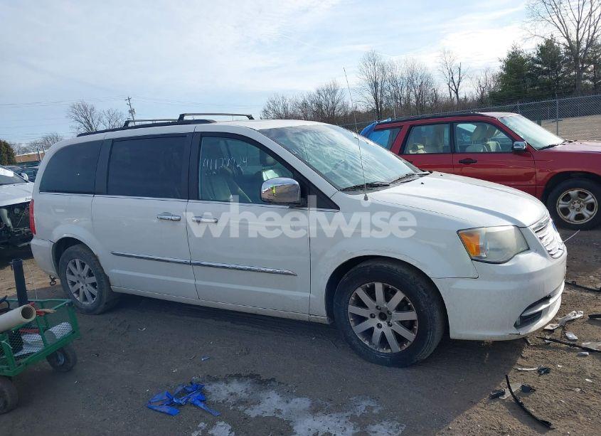 Photo 13 of 2011 Chrysler Town & COUNTRY TOURING-L (VIN 2A4RR8DG3BR607306)