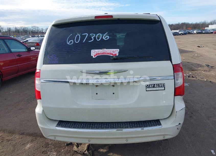 Photo 16 of 2011 Chrysler Town & COUNTRY TOURING-L (VIN 2A4RR8DG3BR607306)