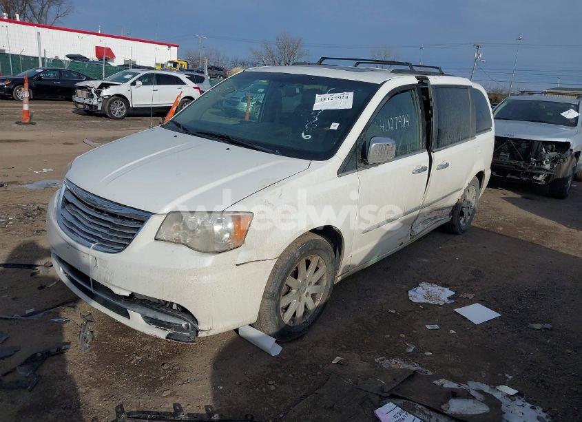 Photo 2 of 2011 Chrysler Town & COUNTRY TOURING-L (VIN 2A4RR8DG3BR607306)
