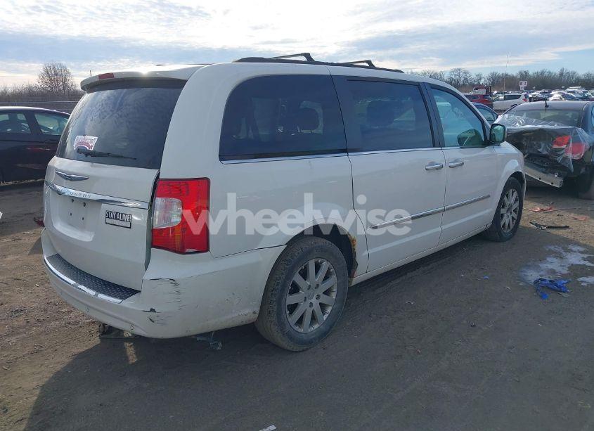 Photo 4 of 2011 Chrysler Town & COUNTRY TOURING-L (VIN 2A4RR8DG3BR607306)