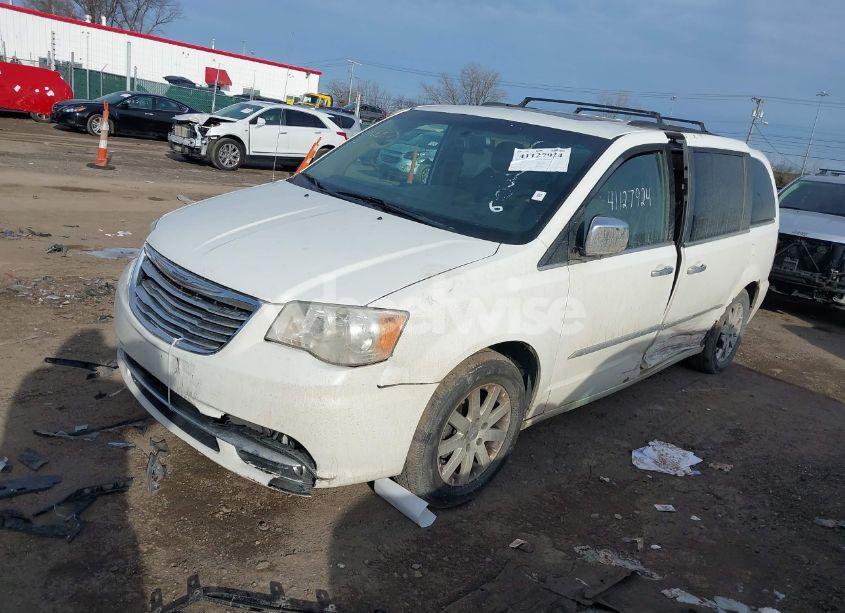 Photo 6 of 2011 Chrysler Town & COUNTRY TOURING-L (VIN 2A4RR8DG3BR607306)