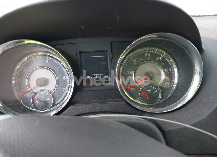 Photo 7 of 2011 Chrysler Town & COUNTRY TOURING-L (VIN 2A4RR8DG3BR607306)