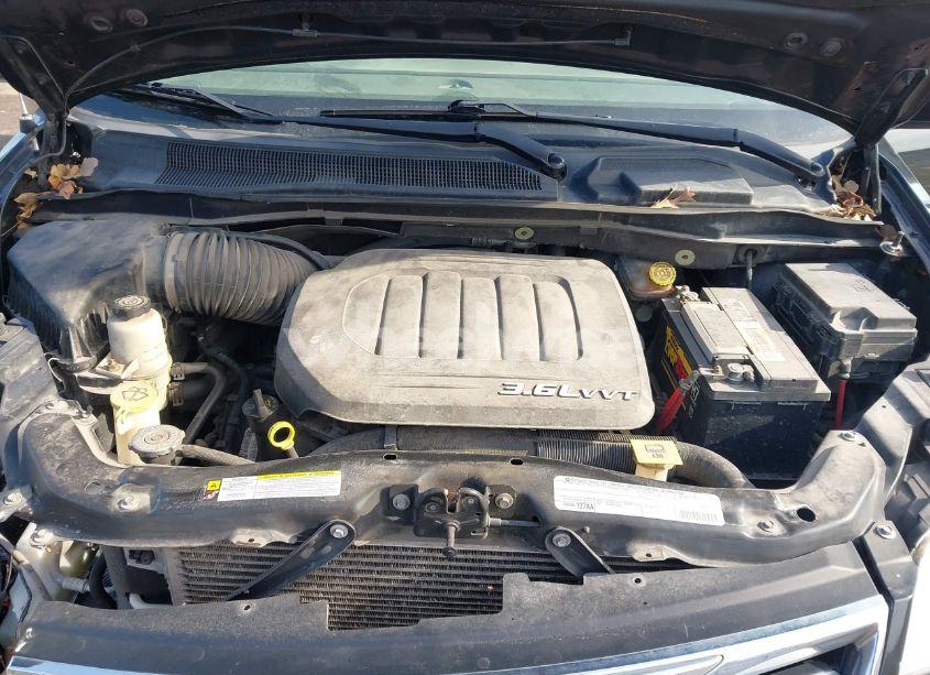 Photo 10 of 2011 Chrysler Town & COUNTRY TOURING-L (VIN 2A4RR8DG3BR619178)