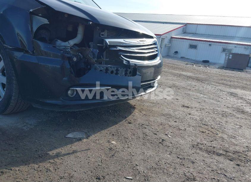 Photo 6 of 2011 Chrysler Town & COUNTRY TOURING-L (VIN 2A4RR8DG3BR619178)