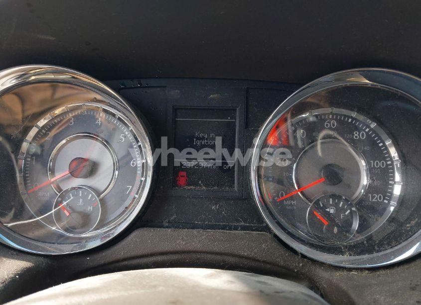 Photo 7 of 2011 Chrysler Town & COUNTRY TOURING-L (VIN 2A4RR8DG3BR619178)