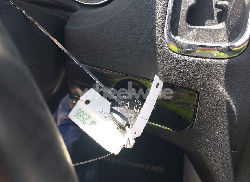 Photo 11 of 2011 Chrysler Town & COUNTRY TOURING-L (VIN 2A4RR8DG3BR676044)