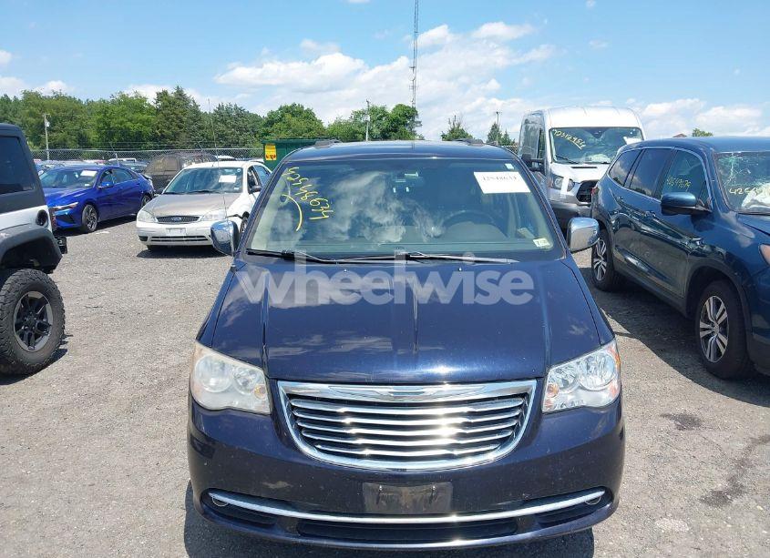 Photo 6 of 2011 Chrysler Town & COUNTRY TOURING-L (VIN 2A4RR8DG4BR609503)