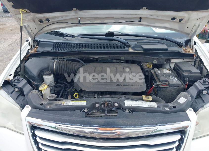 Photo 10 of 2011 Chrysler Town & COUNTRY TOURING-L (VIN 2A4RR8DG4BR616693)