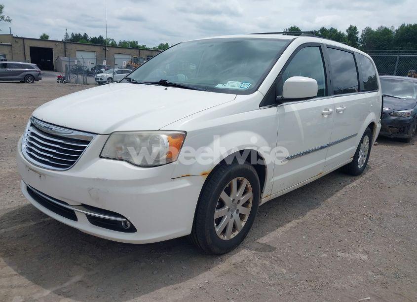 Photo 2 of 2011 Chrysler Town & COUNTRY TOURING-L (VIN 2A4RR8DG4BR616693)
