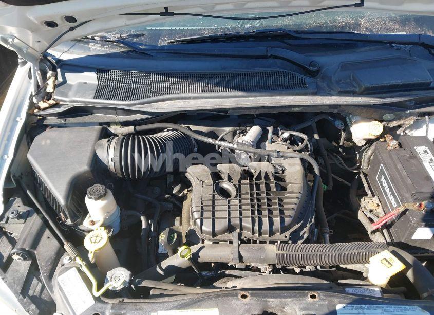 Photo 10 of 2011 Chrysler Town & COUNTRY TOURING-L (VIN 2A4RR8DG4BR617021)