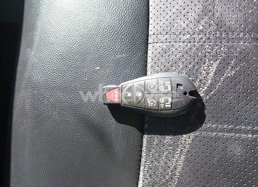 Photo 11 of 2011 Chrysler Town & COUNTRY TOURING-L (VIN 2A4RR8DG4BR617021)