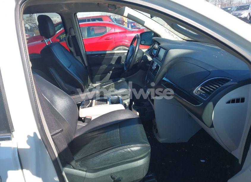 Photo 5 of 2011 Chrysler Town & COUNTRY TOURING-L (VIN 2A4RR8DG4BR617021)