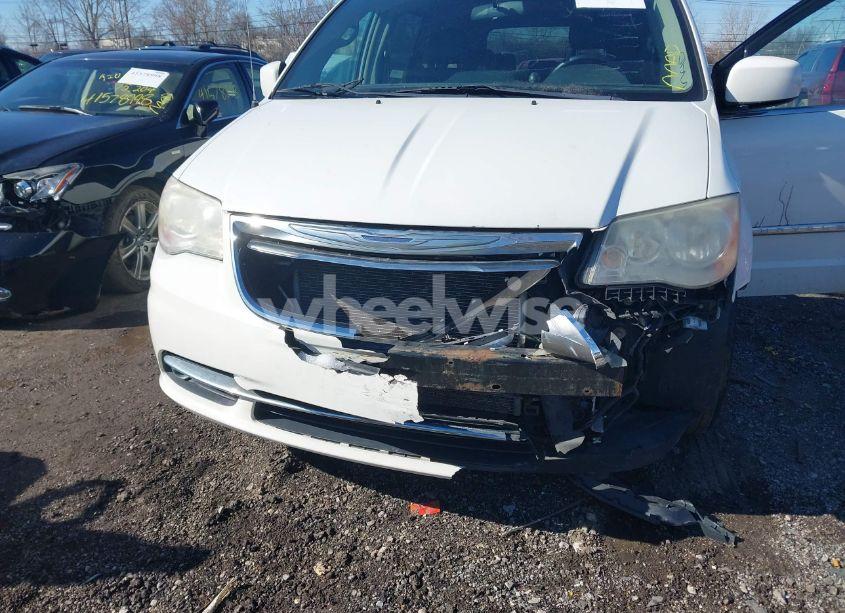 Photo 6 of 2011 Chrysler Town & COUNTRY TOURING-L (VIN 2A4RR8DG4BR617021)