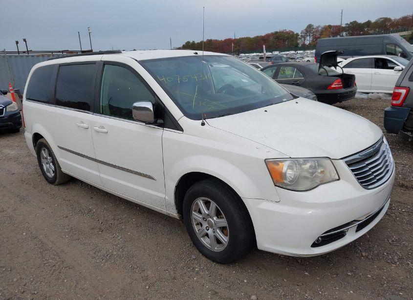2011 Chrysler Town & COUNTRY TOURING-L (VIN 2A4RR8DG4BR703073) main photo