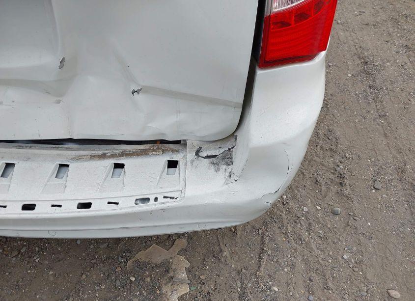 Photo 12 of 2011 Chrysler Town & COUNTRY TOURING-L (VIN 2A4RR8DG4BR703073)